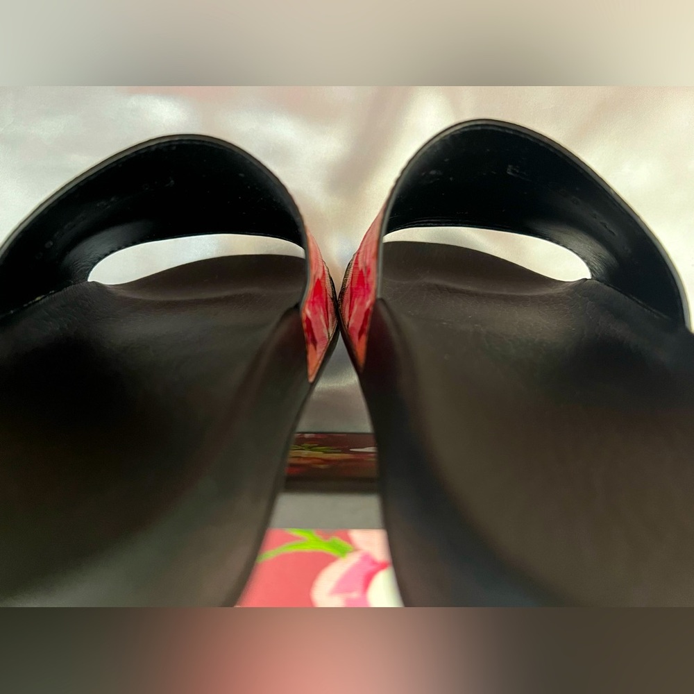 EUC Gucci Slides - Pursuit Slide Sandal (Women) - Picture 9 of 14